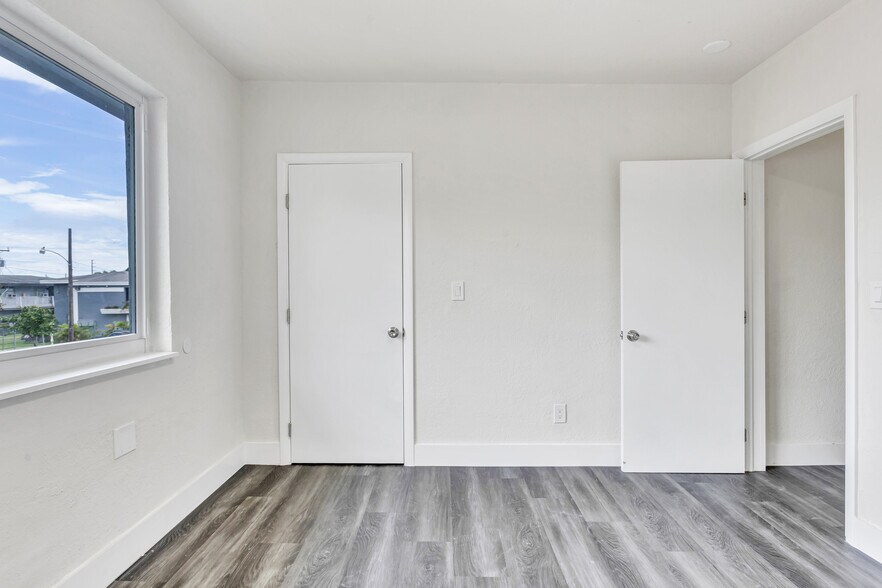 More Photos Of 1430 NW 2nd Ave, Florida City Apartments For Sale