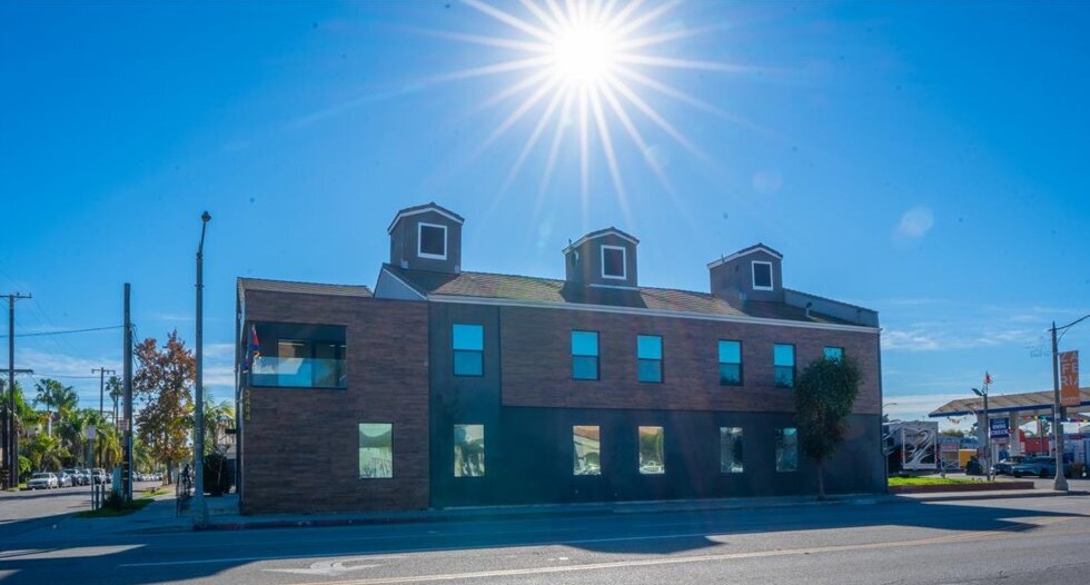 Primary Photo Of 3444 E Anaheim St, Long Beach Office For Sale