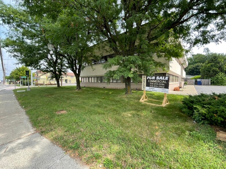 More Photos Of 1735 Central Ave, Albany Office For Sale