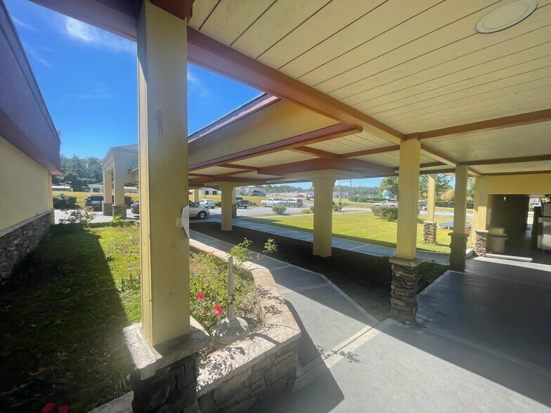 More Photos Of 1700 US-280, Phenix City Hotel For Sale