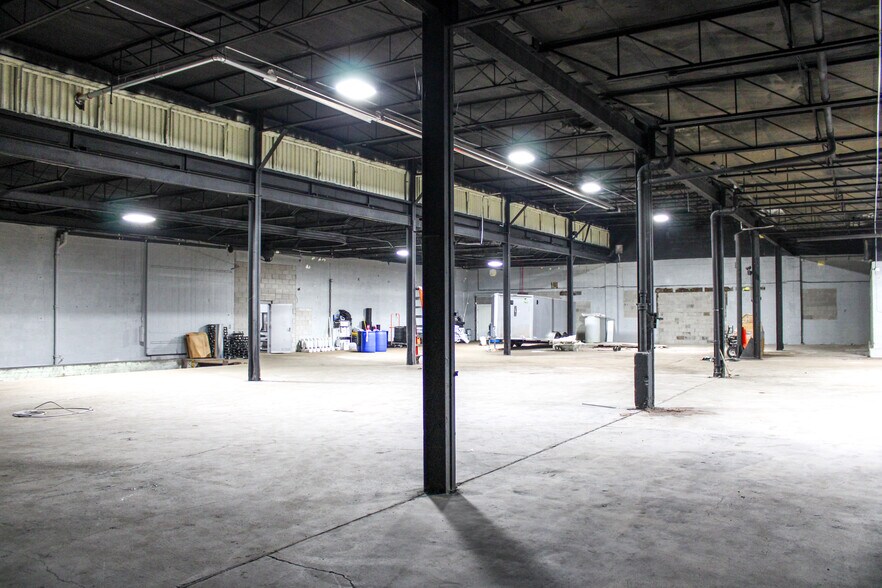 More Photos Of 5143 Bellevue St, Detroit Distribution For Sale