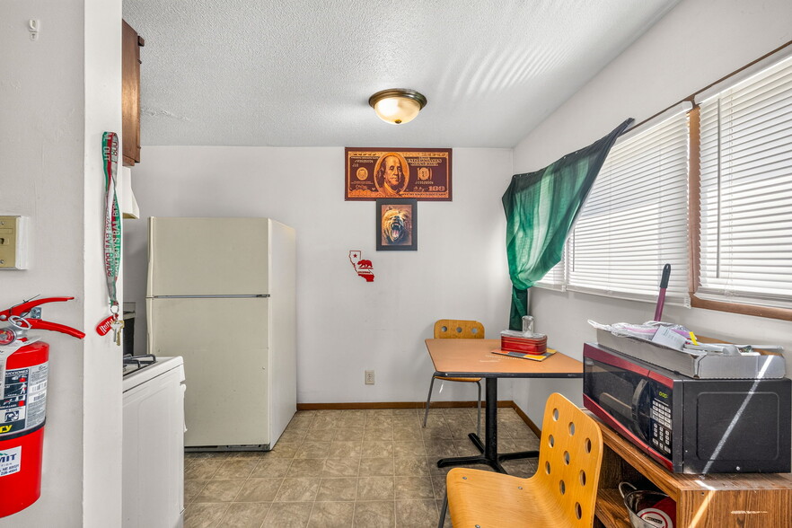More Photos Of 875-885 25th St, Lincoln Apartments For Sale