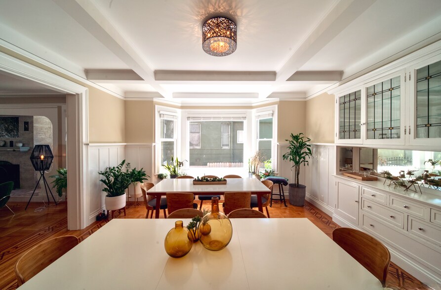 More Photos Of 435 Vernon St, Oakland Specialty For Sale