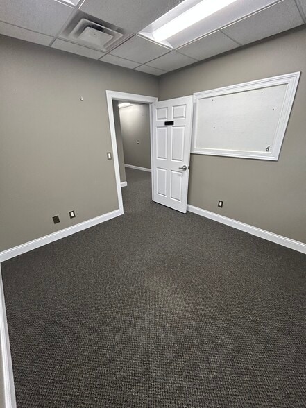 More Photos Of 68 N High St, New Albany Office For Lease
