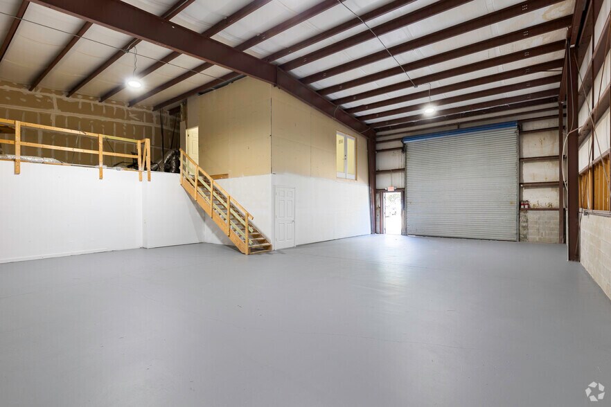 More Photos Of 805 33rd Ct SW, Vero Beach Unknown For Lease