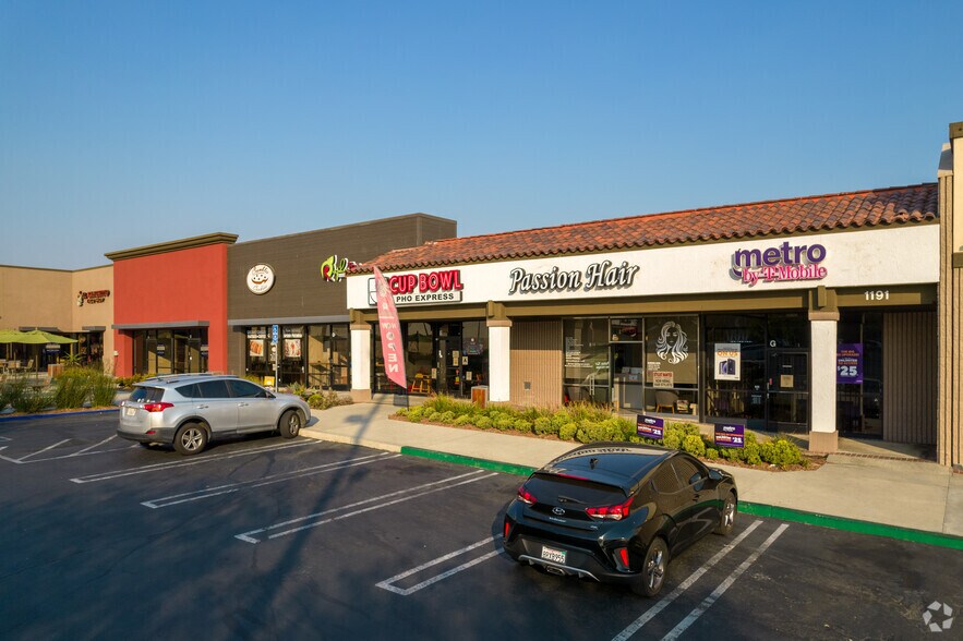 More Photos Of 1181-1195 E Magnolia Ave, Corona Unknown For Lease