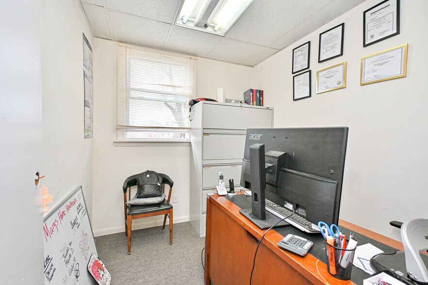 More Photos Of 8240 Clara Ave, Cincinnati Office For Sale