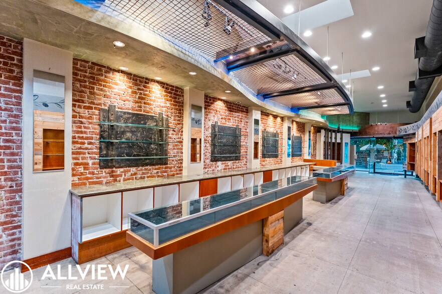 More Photos Of 263 Forest Ave, Laguna Beach Freestanding For Lease