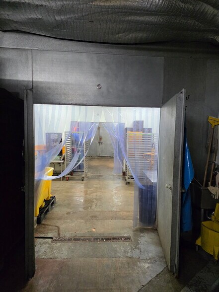 More Photos Of 534 Stanford, Los Angeles Warehouse For Sale