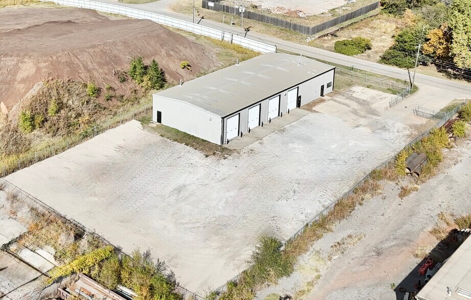 Primary Photo Of 3920 NW 8th St, Oklahoma City Warehouse For Lease