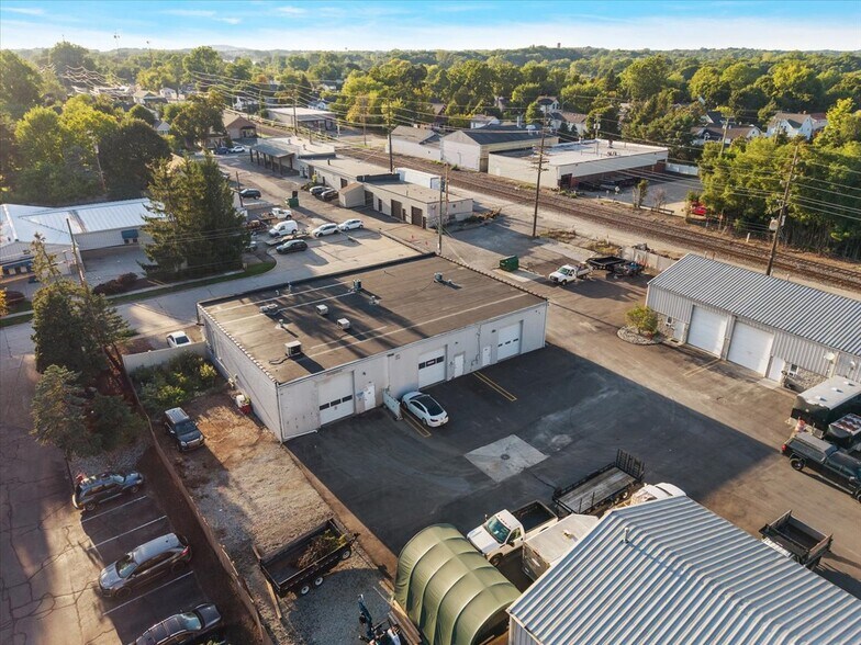 More Photos Of 850 York St, Plymouth Flex For Sale