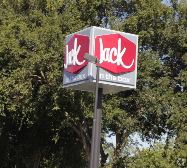 More Photos Of 41115 Fremont Blvd, Fremont Fast Food For Lease