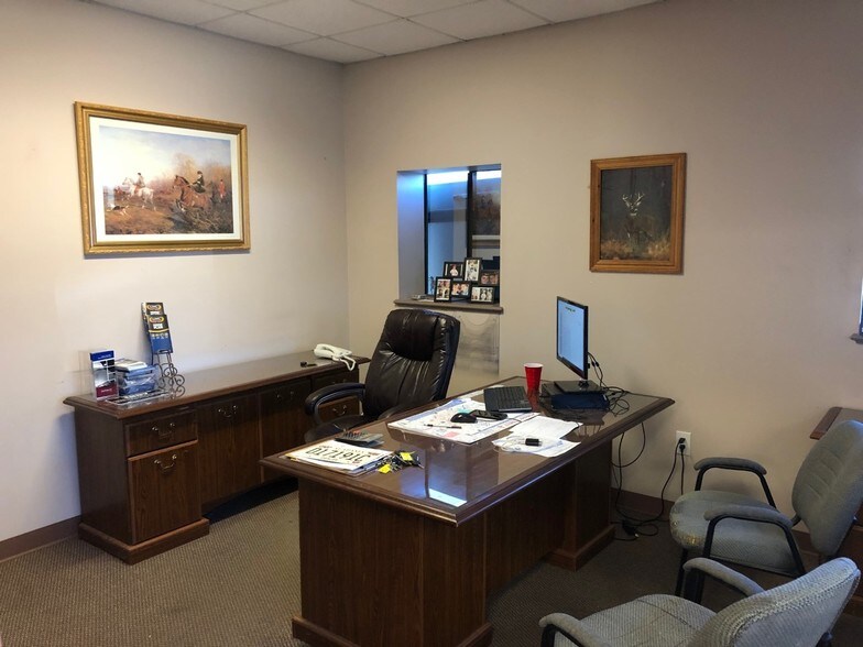 3085 Wetumpka Hwy, Montgomery, AL 36110 Auto Dealership For Sale