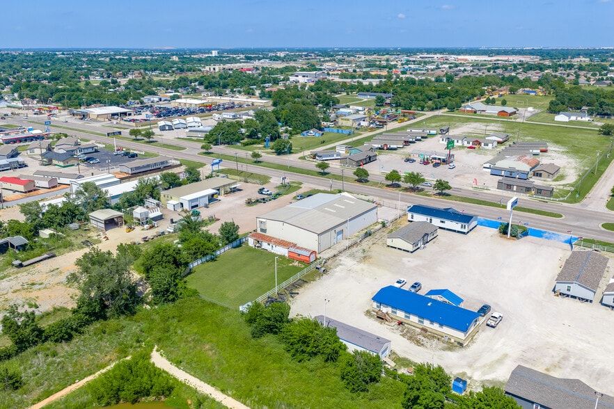 More Photos Of 6209 S Shields Blvd, Oklahoma City Manufacturing For Sale