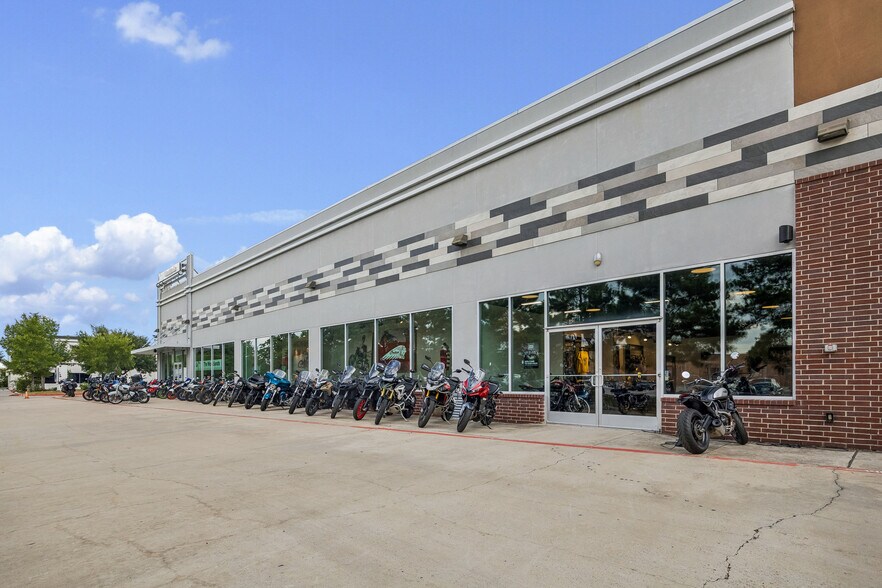 More Photos Of 198 Ed English Dr, Shenandoah General Retail For Sale