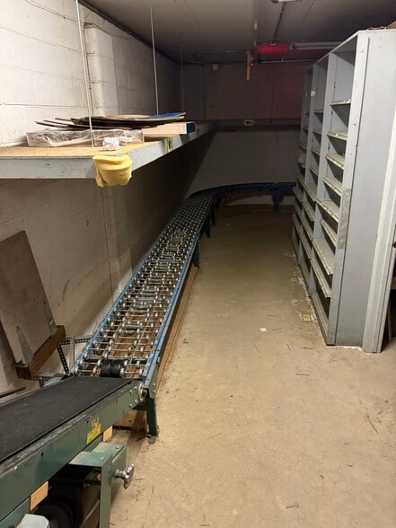 More Photos Of 6900 W Broadway Ave, Minneapolis Freestanding For Sale