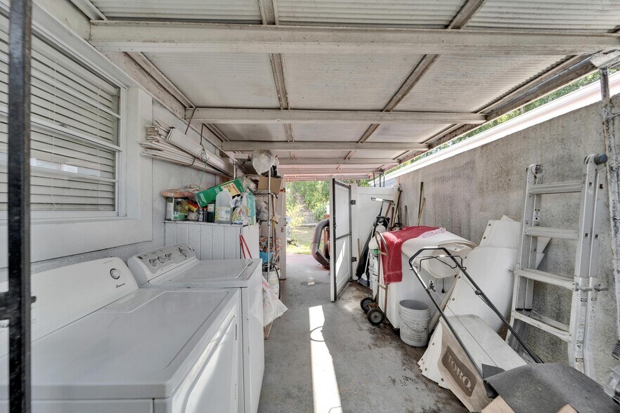 More Photos Of 126 Ridgewood Ave, Brandon Office Residential For Sale