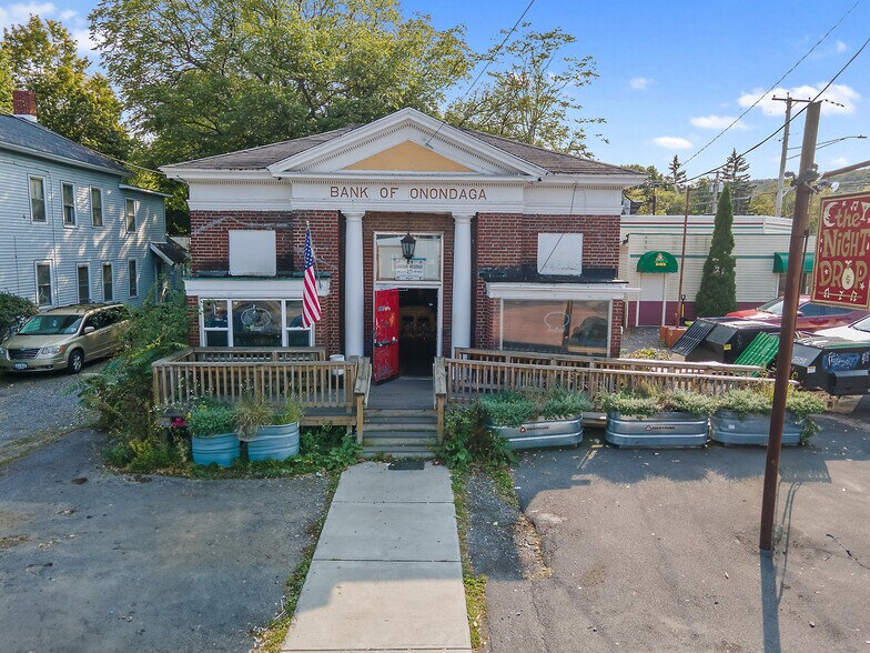 More Photos Of 363 W Seneca Tpke, Syracuse Bar For Sale