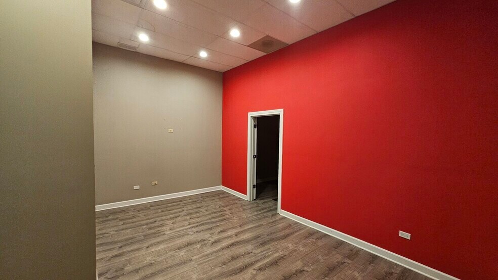 More Photos Of 1923 W Chicago Ave, Chicago Storefront Retail Office For Sale