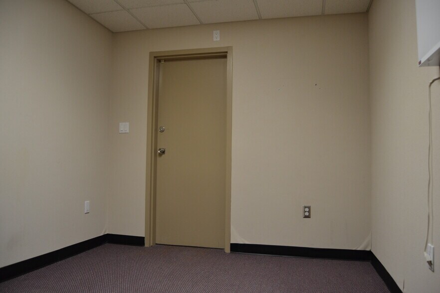 More Photos Of 20 Hospital Dr, Toms River Medical For Lease
