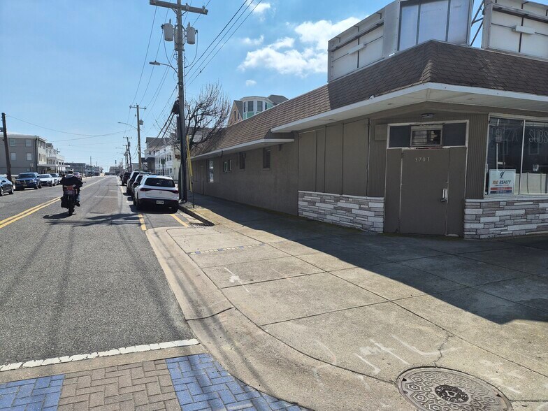 More Photos Of 3701 Pacific Ave, Wildwood Restaurant For Sale