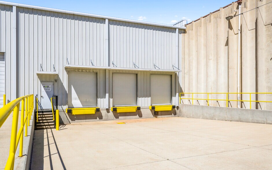 More Photos Of 6900 Woolworth Rd, Shreveport Warehouse For Lease