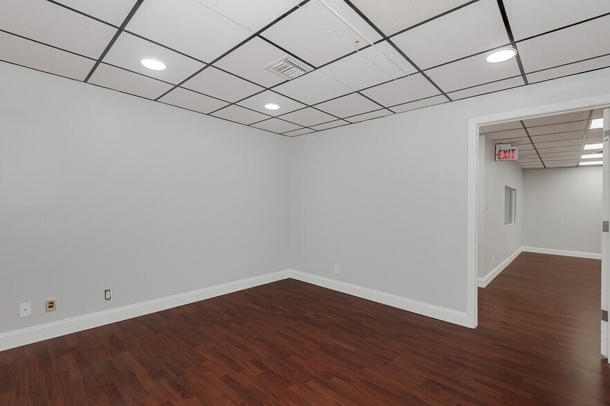 More Photos Of 3650 Coral Ridge Dr, Coral Springs Light Manufacturing For Lease