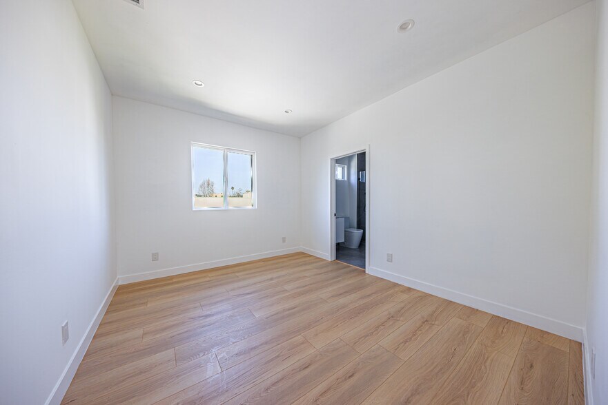 More Photos Of 1954-1958 Purdue Ave, Los Angeles Apartments For Sale