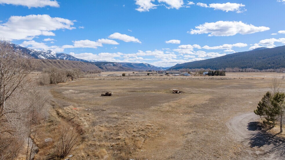 More Photos Of 3449 Swan Valley hwy, Irwin Bar For Sale