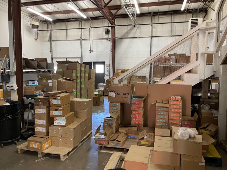 More Photos Of Lamy Drive & Lance Ln, Goffstown Warehouse For Lease