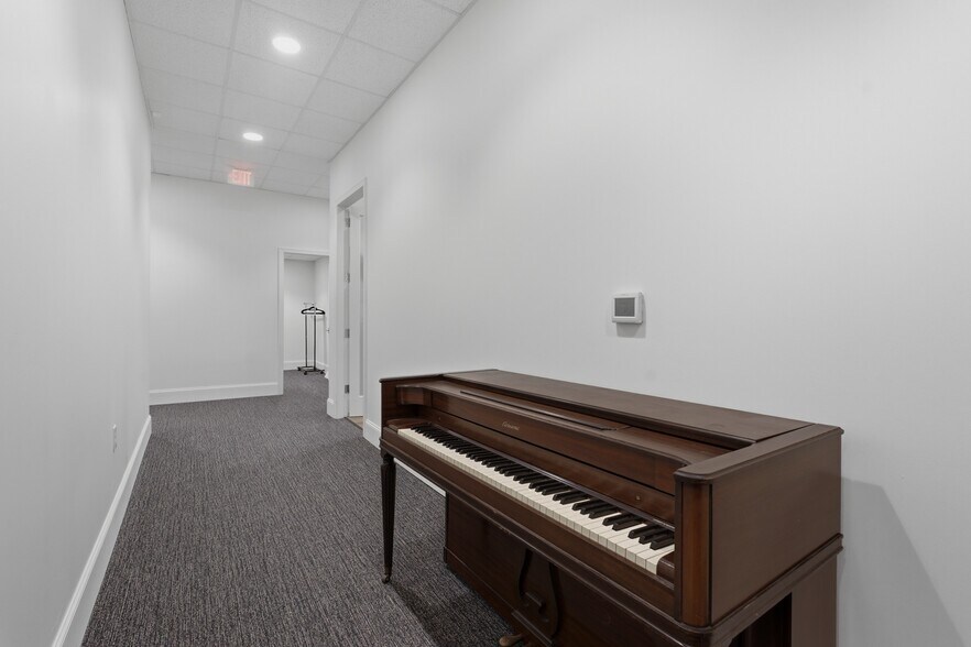 More Photos Of 1403 2nd Ave N, Nashville Warehouse For Lease