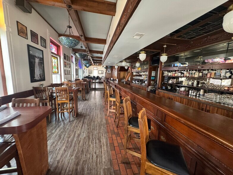 More Photos Of 154-190 N Merchant St, Decatur General Retail For Sale