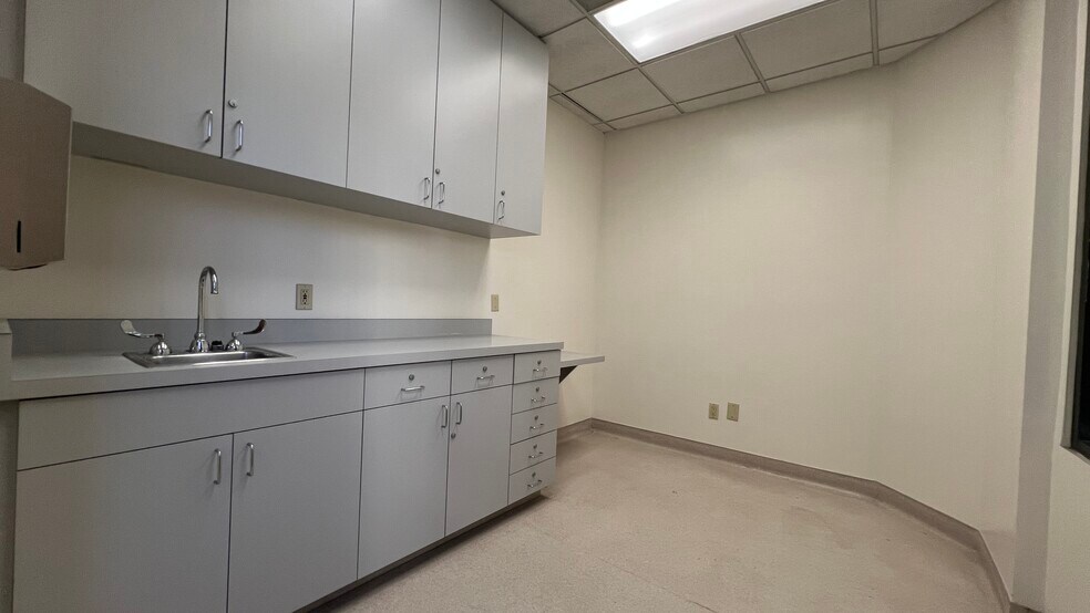 More Photos Of 15141 Whittier Blvd, Whittier Medical For Lease