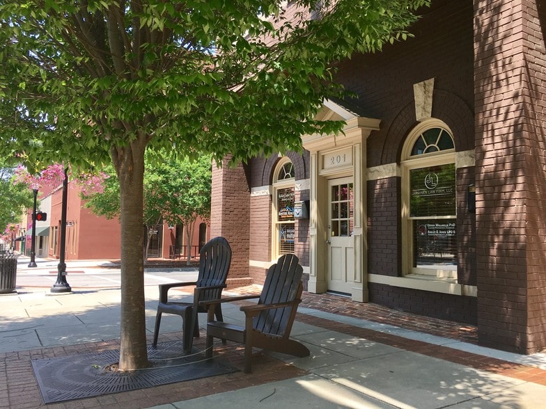 More Photos Of 201 East Side Sq, Huntsville Loft Creative Space For Lease