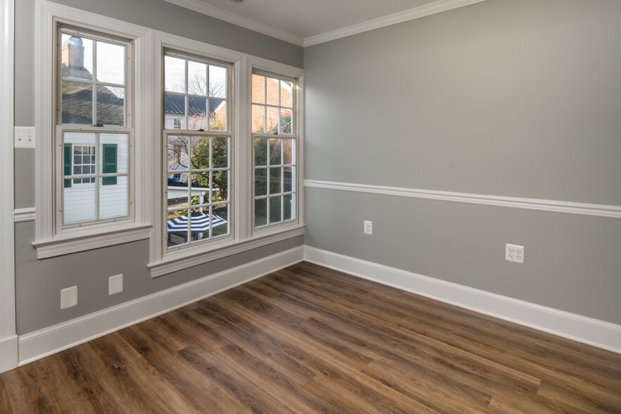 More Photos Of 26 N King St, Leesburg Office For Lease