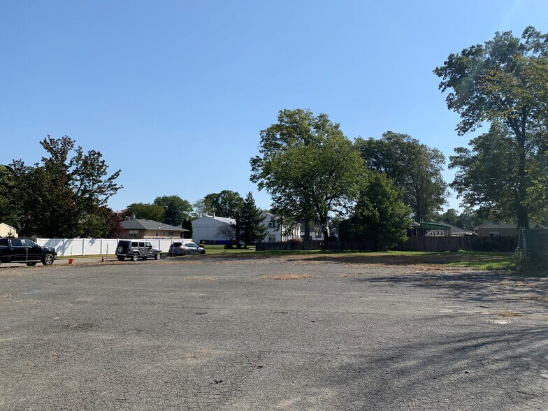 More Photos Of 1022 US Highway 1, Avenel Land For Lease