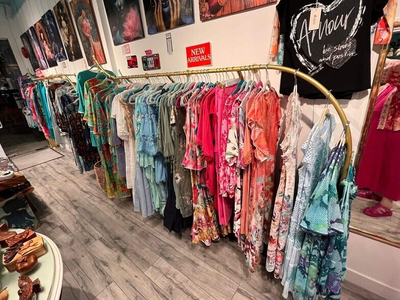 More Photos Of 2987 Granville St, Vancouver General Retail For Lease