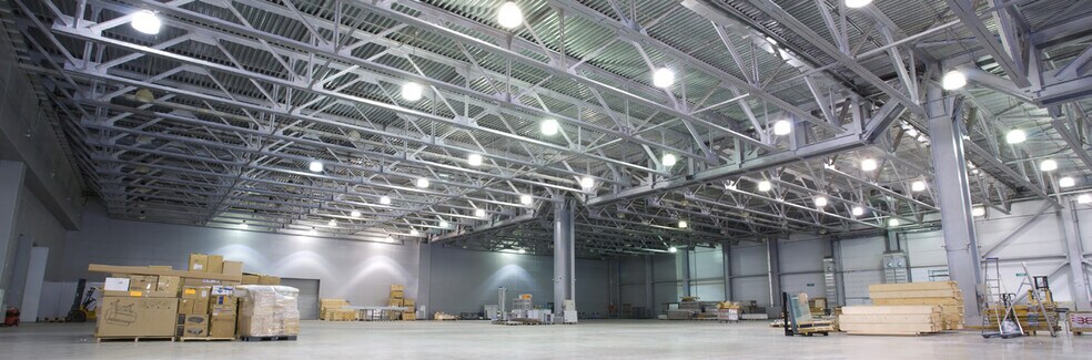 More Photos Of 3700 W Segerstrom Ave, Santa Ana Warehouse For Lease