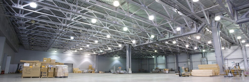 More Photos Of 3700 W Segerstrom Ave, Santa Ana Warehouse For Lease