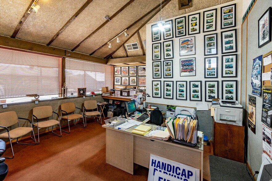 More Photos Of 2115 NE 3rd St, Bend Auto Repair For Sale