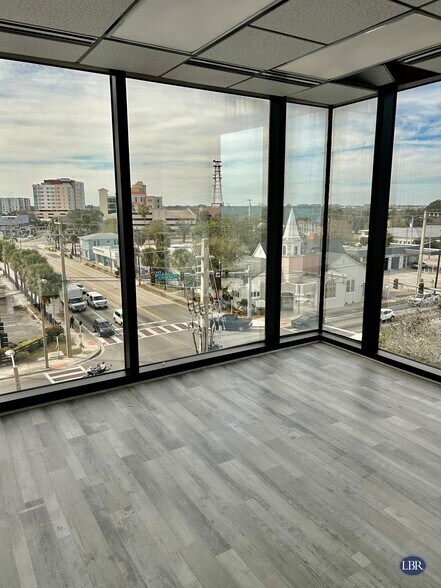 More Photos Of 1901 S Harbor City Blvd, Melbourne Office For Lease