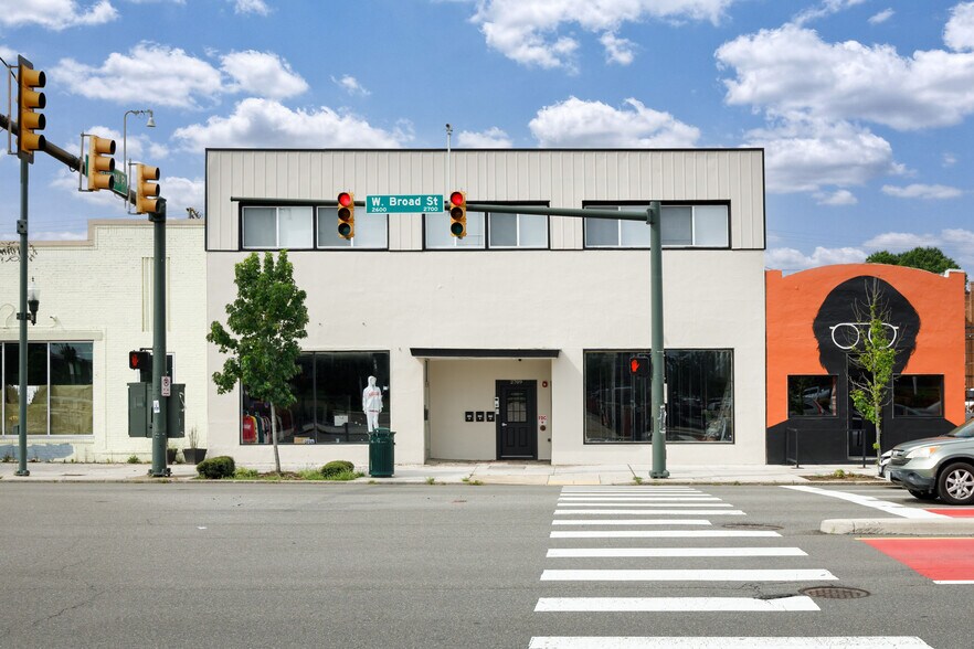 More Photos Of 2711 W Broad St, Richmond Apartments For Lease