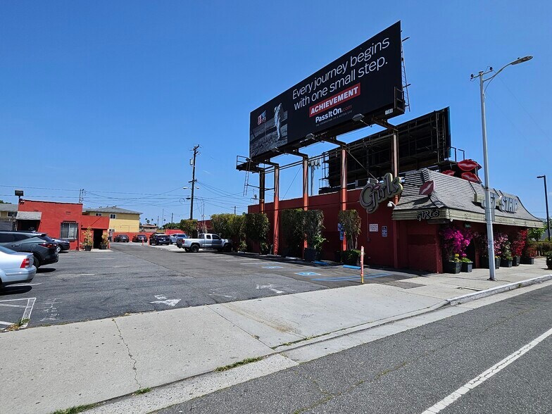 More Photos Of 10600-10624 Hawthorne Blvd, Lennox Bar For Sale