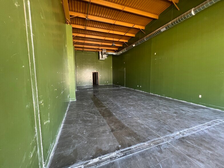 More Photos Of 3000 SW 89th St, Oklahoma City Storefront Retail Office For Lease