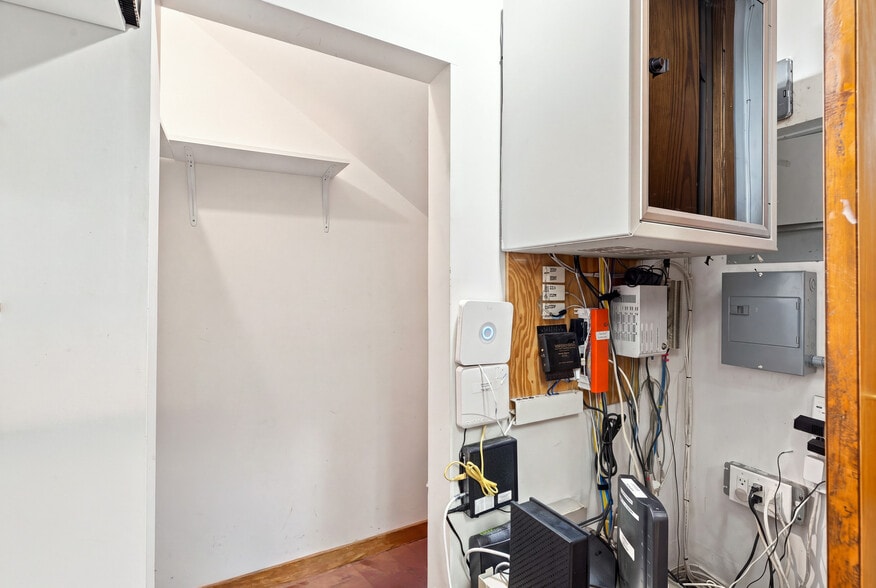 More Photos Of 1063 Colorado Blvd, Eagle Rock Medical For Sale