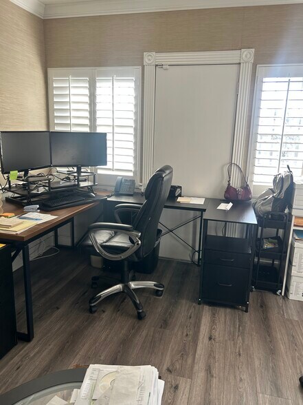 More Photos Of 902 N Armenia Ave, Tampa Office For Sale