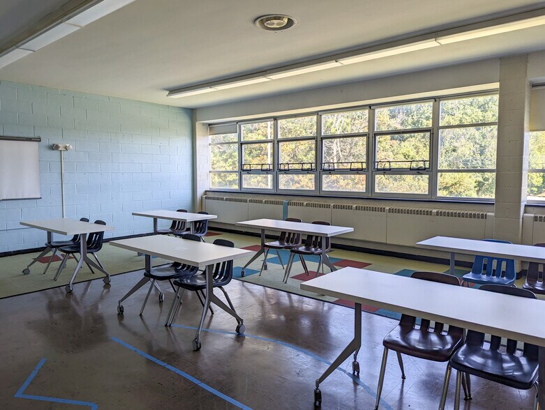 More Photos Of 350 Georgetown Rd, Carneys Point Schools For Lease