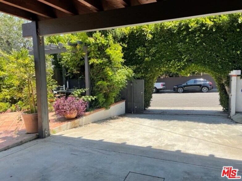 More Photos Of 425 Sunridge St, Playa del Rey Apartments For Sale