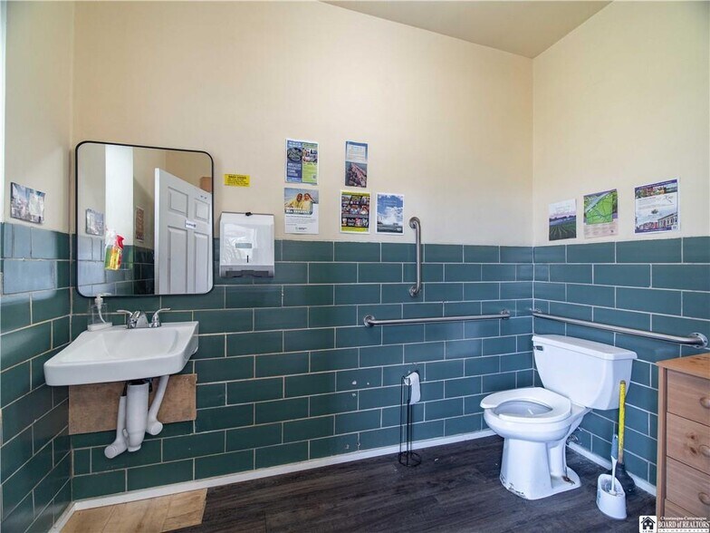 More Photos Of 436 Central Ave, Dunkirk Restaurant For Lease