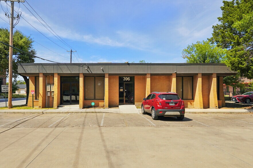 More Photos Of 396 W Main St, Lewisville Medical For Sale